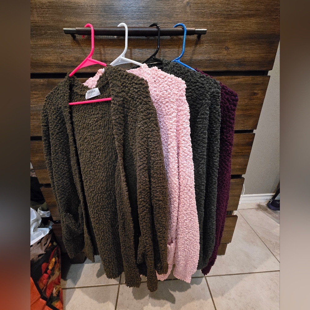 Zenana Popcorn Sweaters size Large Preloved